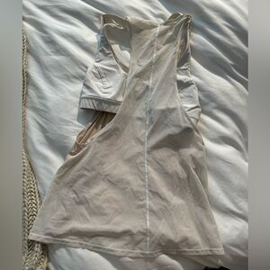 Lulu Lemon workout out Jersey with built-in bra